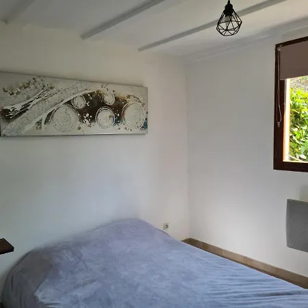 Individuelle 80 M2 , 400 M De La Mer , 3 , 8 Couchages *